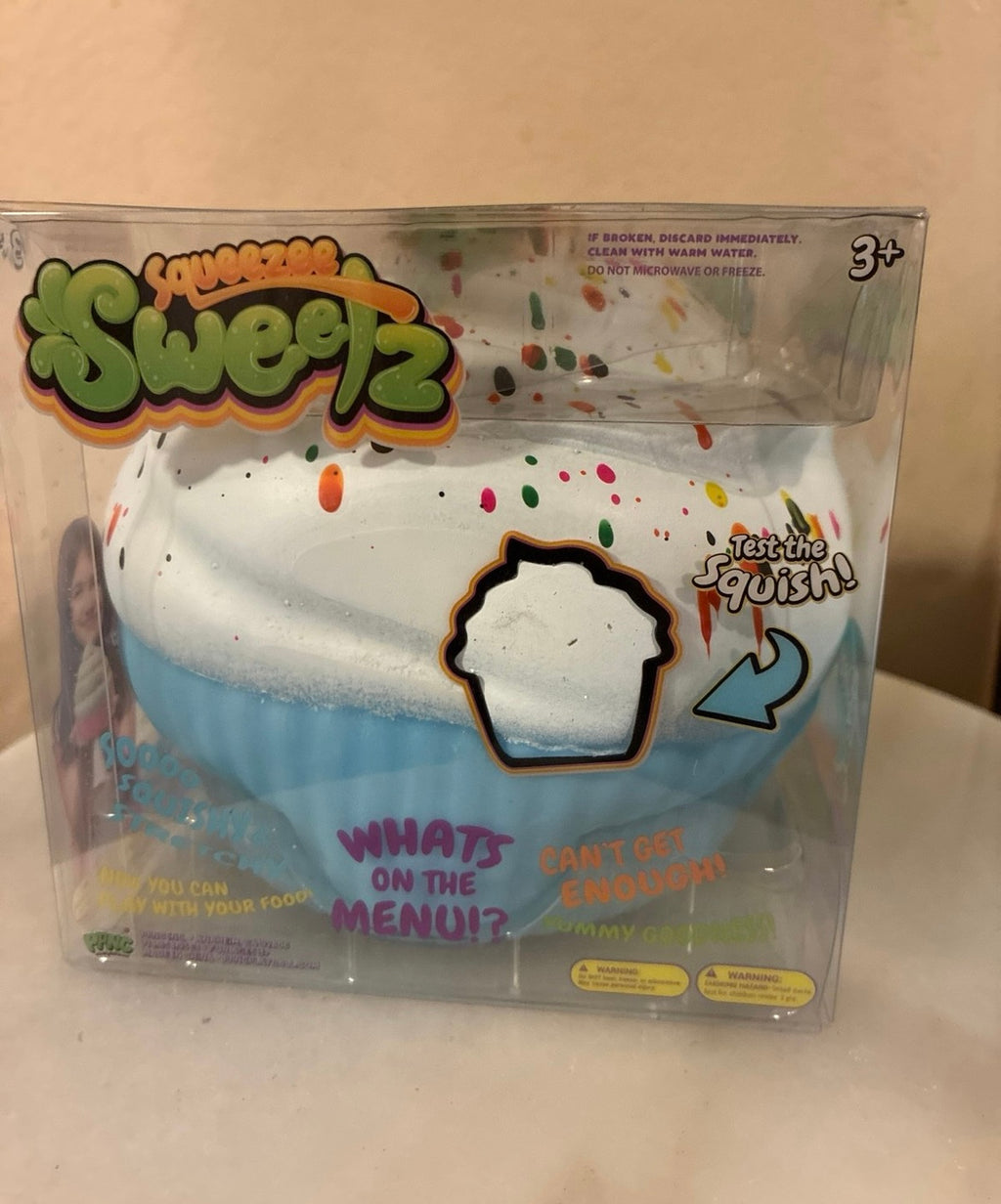 Sweets Squeeze Cupcake Squishy